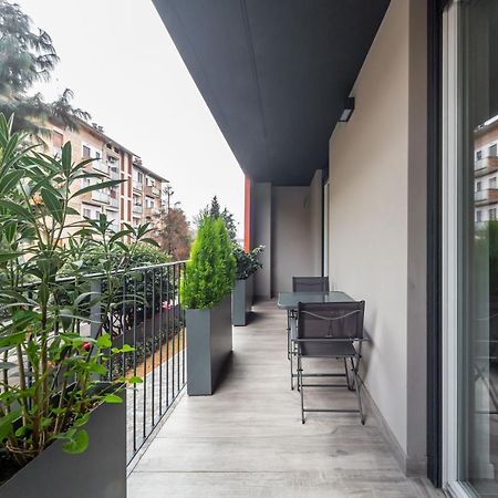 Comfy Apt With Private Parking & Balcony Milánó Kültér fotó