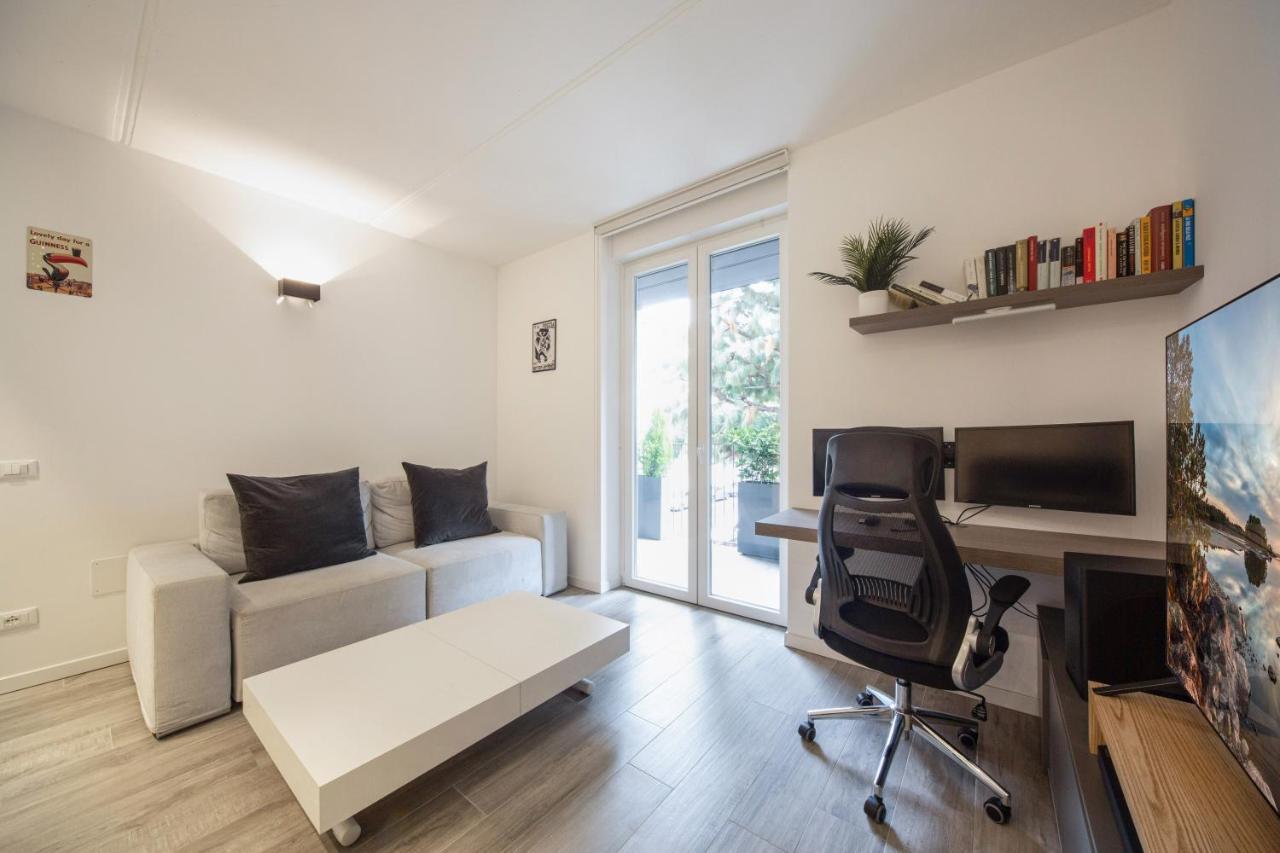 Comfy Apt With Private Parking & Balcony Milánó Kültér fotó