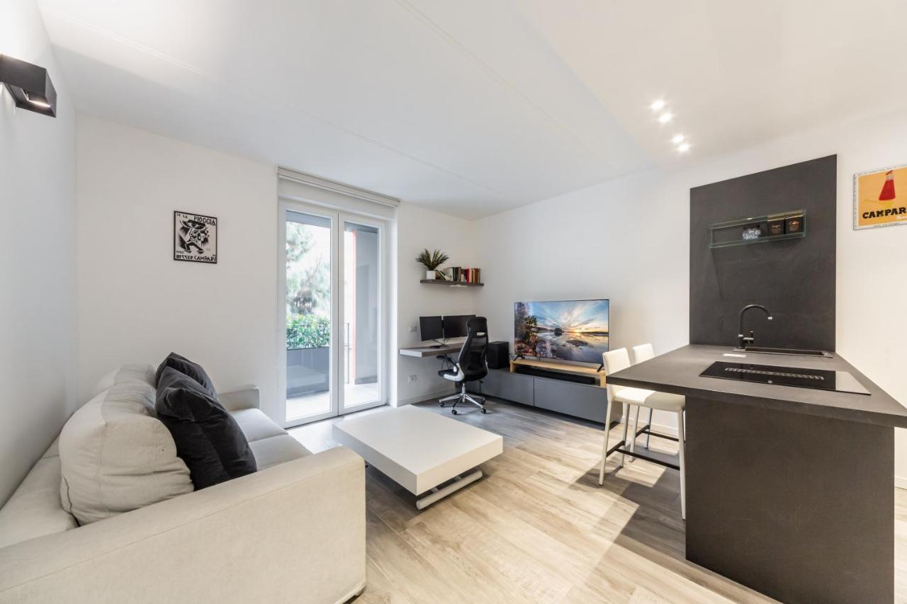 Comfy Apt With Private Parking & Balcony Milánó Kültér fotó